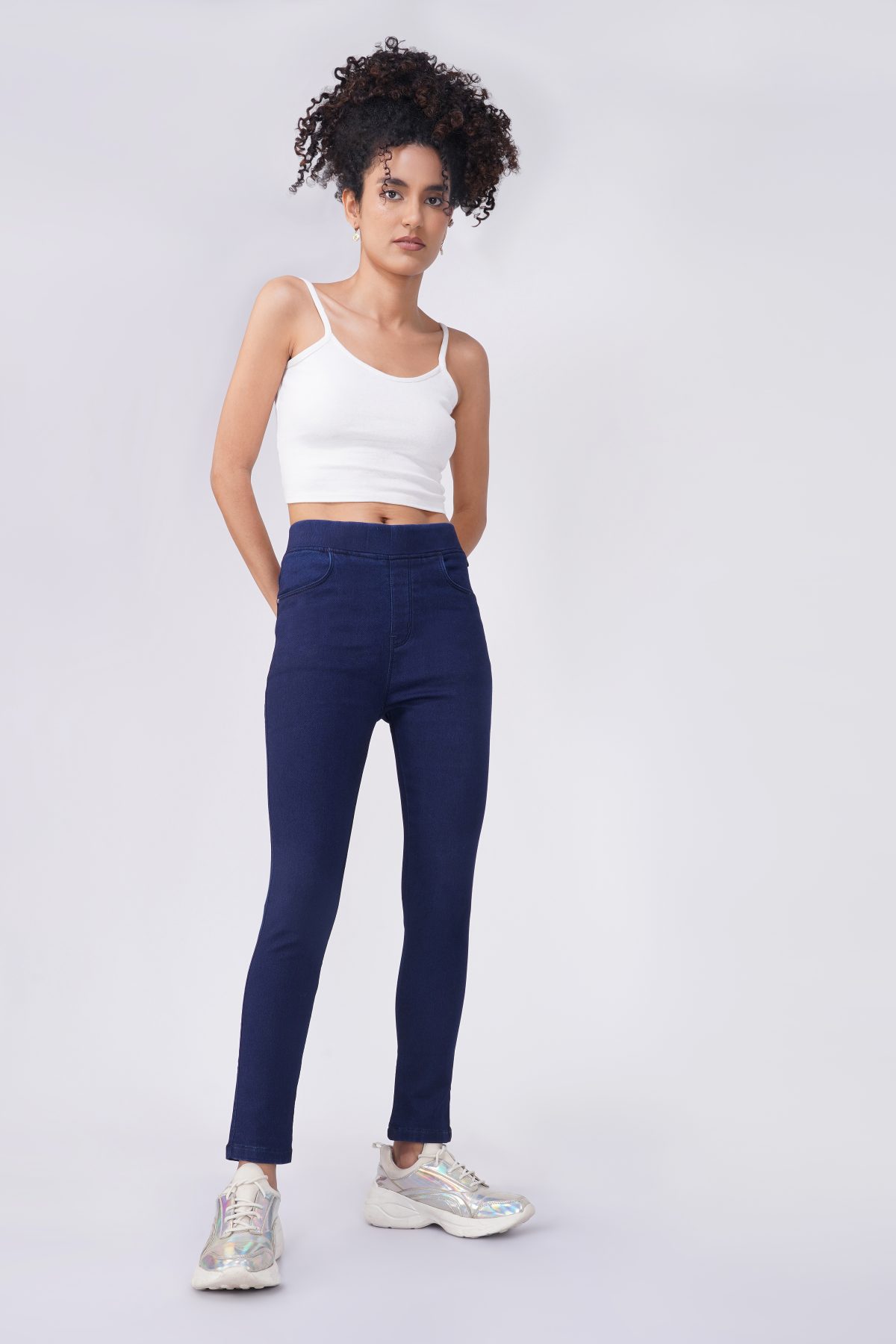 BLUE SLIM FIT HIGH-RISE STRETCHABLE DENIM JEGGINGS